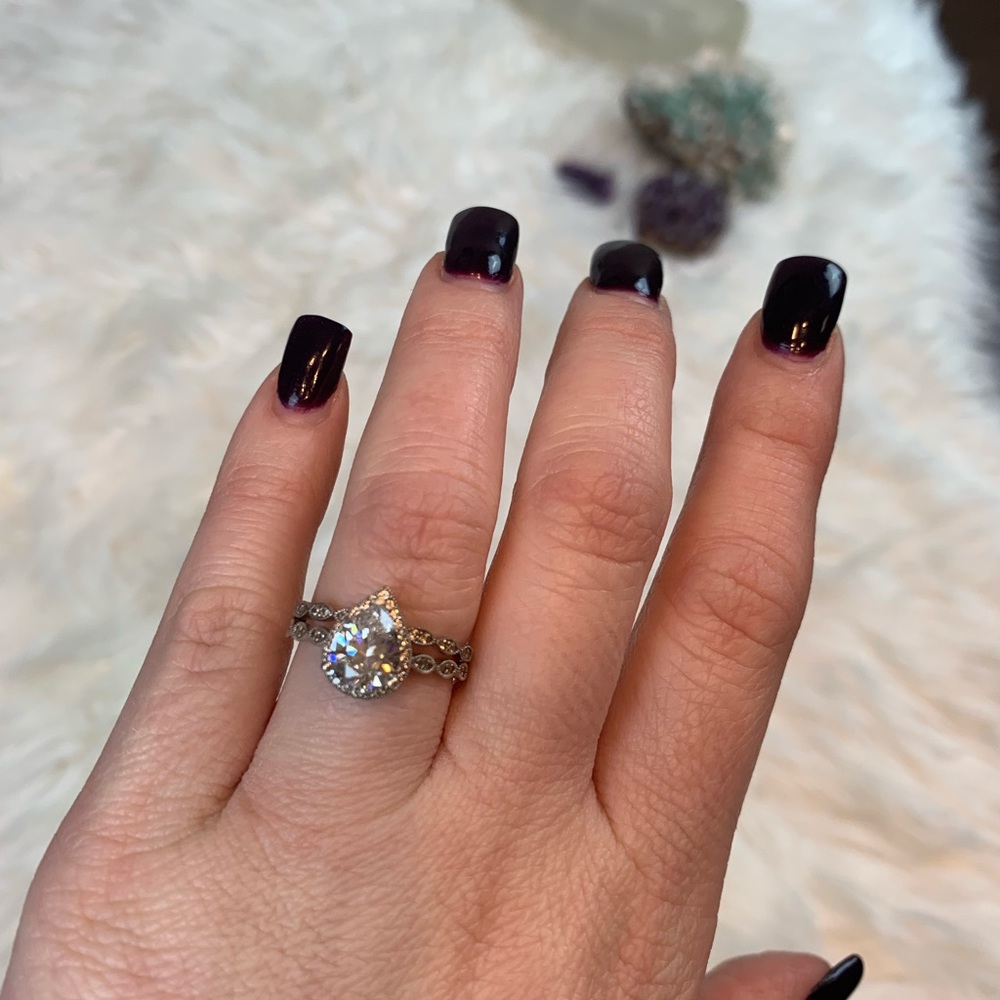 Pear shaped sterling silver engagement ring & band - Picture 7 of 8